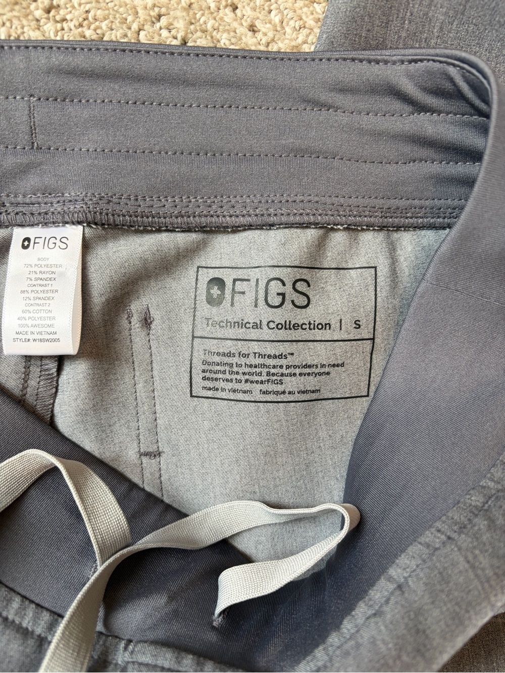 FIGS Scrubs Set in Size Small. Great Condition! - Picture 9 of 9